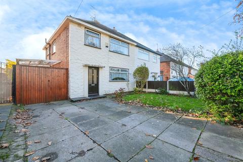 3 bed property, in Heygarth Road, £220,000