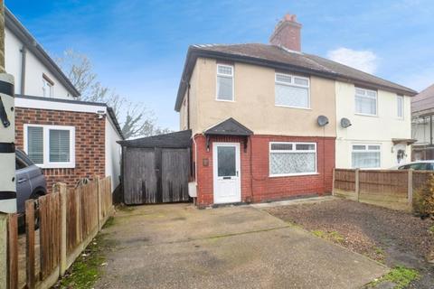 3 bed property, in The Crescent, £160,000