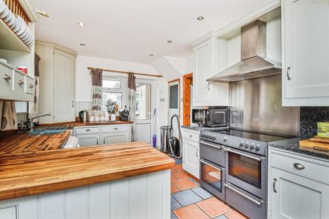 3 bed property, in Sandfield, £210,000