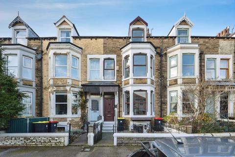 4 bed property, in Chatsworth Road, £230,000