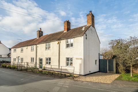 2 bed property, in Littlewood Road, £290,000