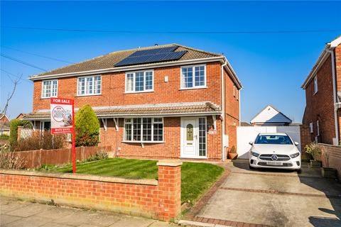 3 bed property, in Oakwood Drive, £175,000
