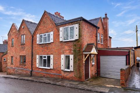 3 bed property, in Church Bank, £450,000