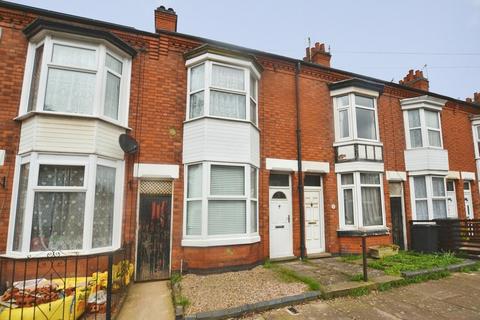 2 bed property, in Haddenham Road, £170,000