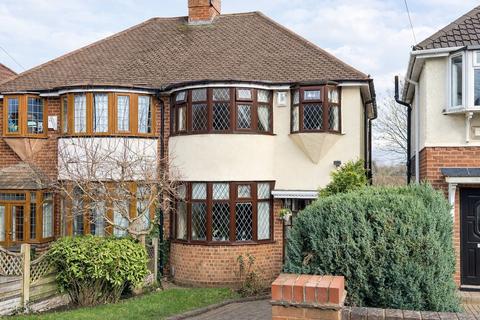 3 bed property, in Court Lane, £240,000