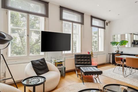 2 bed property, in Queen's Gate, £1,150,000