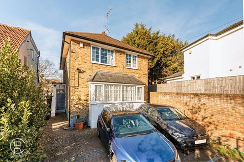 4 bed property, in Studland Road, £850,000