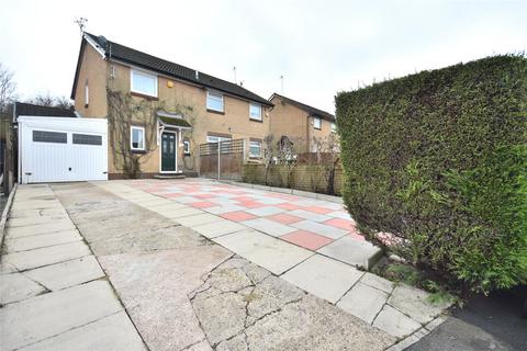 2 bed property, in Biddenden Road, £240,000