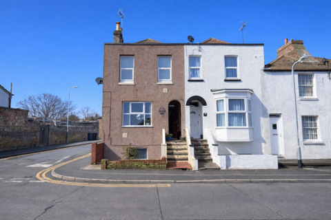 4 bed property, in Crow Hill Road, £280,000