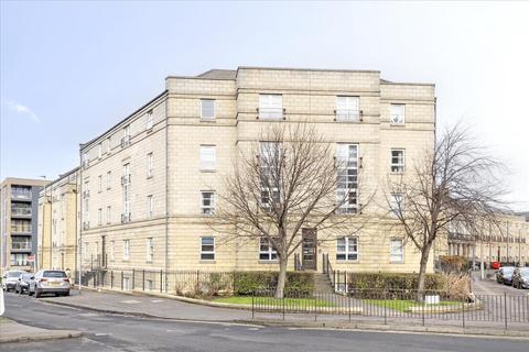 2 bed property, in 1/4 Hopetoun Crescent, £285,000