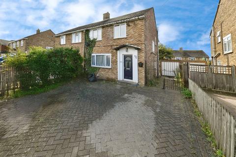 3 bed property, in Astwick Road, £355,000
