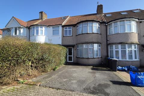 3 bed property, in Summit Avenue, £499,995