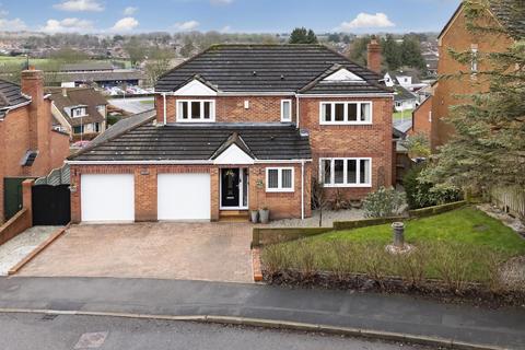 4 bed property, in Gus Walker Drive, £475,000
