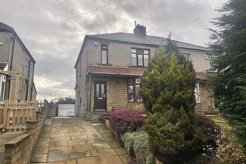 3 bed property, in Newlands View, £300,000