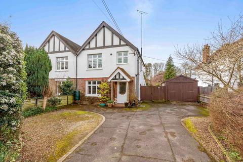 3 bed property, in Summerleys Road, £625,000