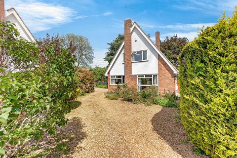 3 bed property, in Brookfield Way, £387,000
