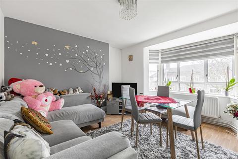1 bed property, in Toland Square, £280,000