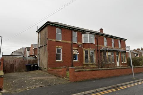 4 bed property, in Cheltenham Road, £89,950