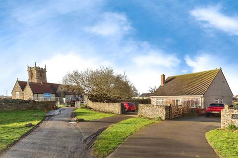 2 bed property, in The Green, £580,000