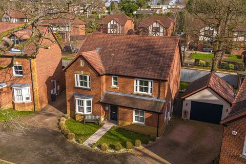 4 bed property, in Commodore Lane, £500,000