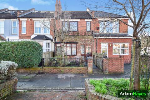3 bed property, in Manor Park Road, £700,000