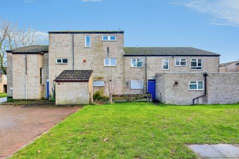 3 bed property, in Ripley Walk, £90,000