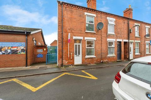 2 bed property, in Hastings Street, £200,000