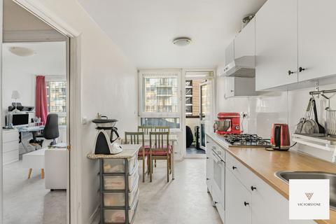 3 bed property, in St. Aubins Court, £475,000