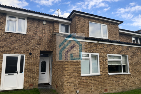 2 bed property, in Aspen Gardens, £215,000