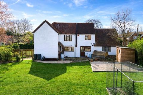4 bed property, in Newtown, £650,000