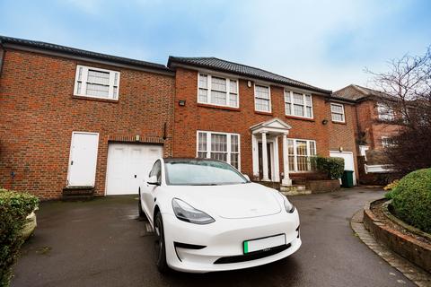 6 bed property, in Haslemere Gardens, £2,395,000