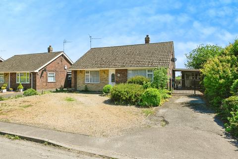 2 bed property, in Listers Road, £230,000