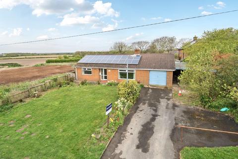 2 bed property, in Edlington, £360,000