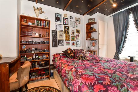 Studio, in Clifton Road, £140,000
