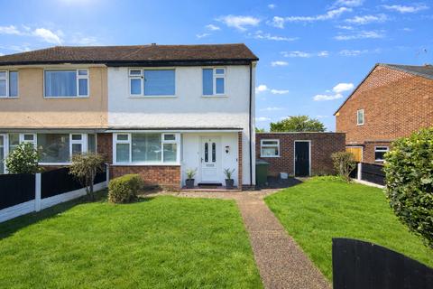 3 bed property, in Harvest Lane, £200,000