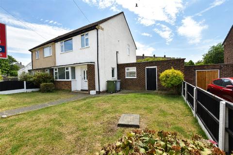 3 bed property, in Harvest Lane, £195,000