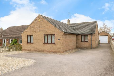 3 bed property, in New North Road, £425,000