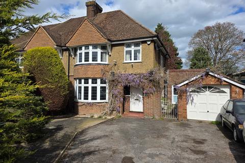 3 bed property, in Walton Dene, £450,000