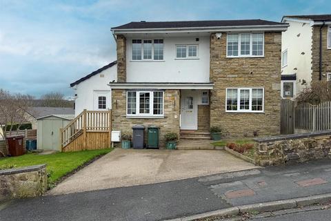 4 bed property, in Bradley Drive, £435,000