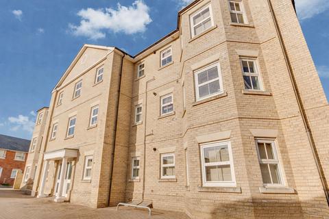 2 bed property, in Steed Crescent, £165,000