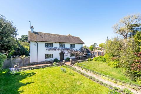 4 bed property, in Gossamer Lane, £900,000