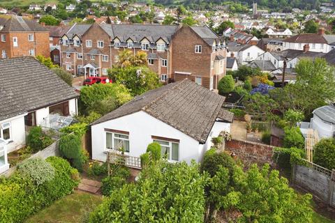 2 bed property, in Millbridge Gardens, £285,000