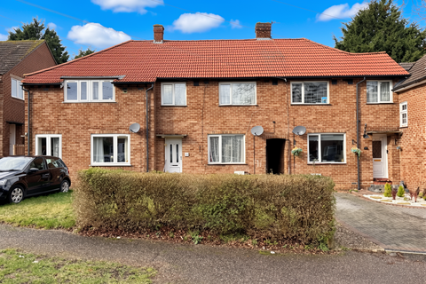 3 bed property, in Hall Mead, £315,000