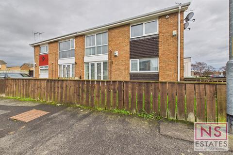 2 bed property, in Wallington Court, £65,000