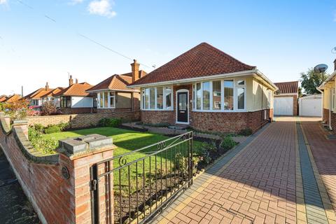 2 bed property, in Pound Lane, £275,000