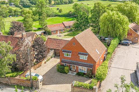 4 bed property, in Leighton Road, £900,000