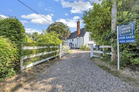 5 bed property, in Finningham, £750,000