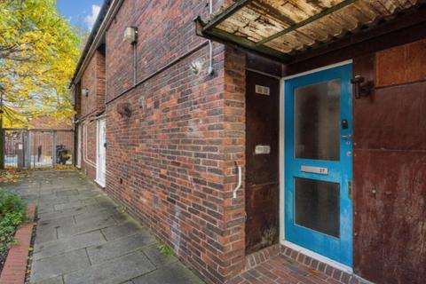 3 bed property, in Todds Walk, £600,000