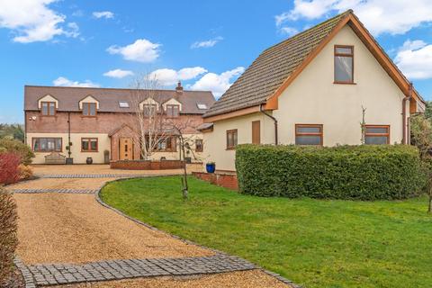 6 bed property, in Atch Lench Road, £975,000