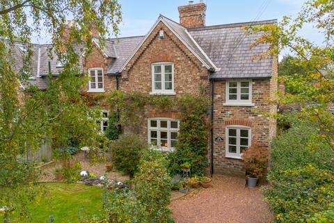 4 bed property, in York Road, £550,000